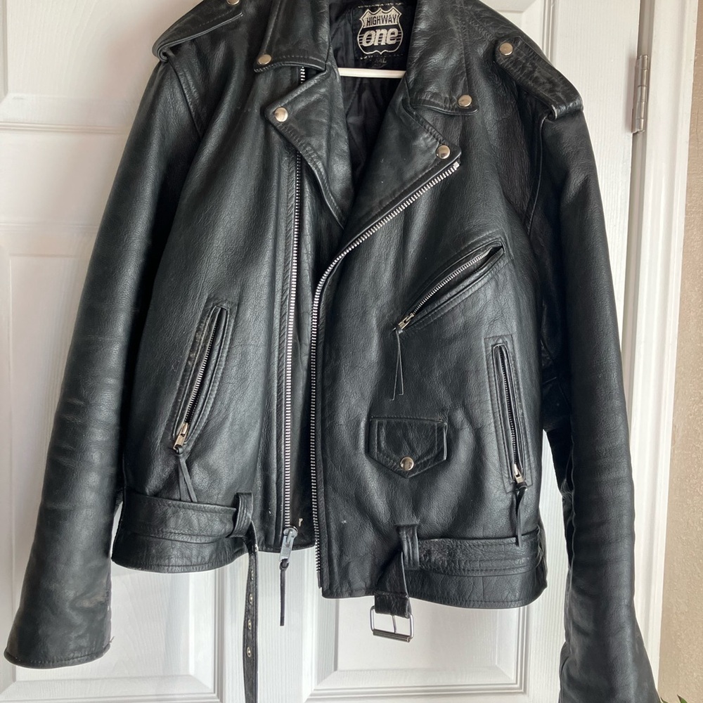 Vintage Black Leather Motorcycle Jacket❤️ READ DESCRIPTION!